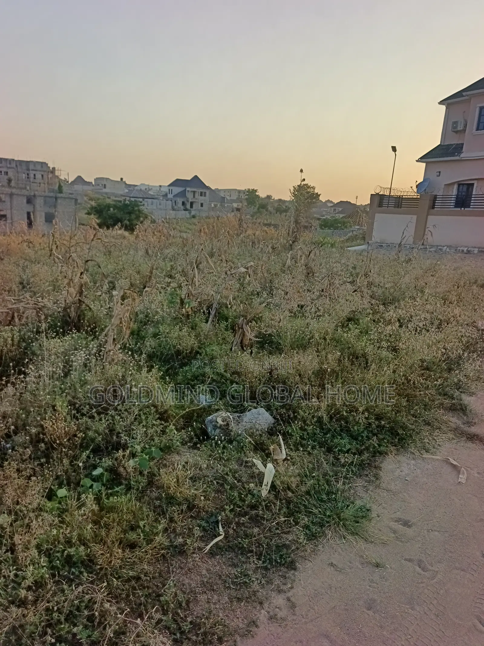 Residential Land for Sale in Lugbe Fha (1r). Size: 2,300sqm in FHA
