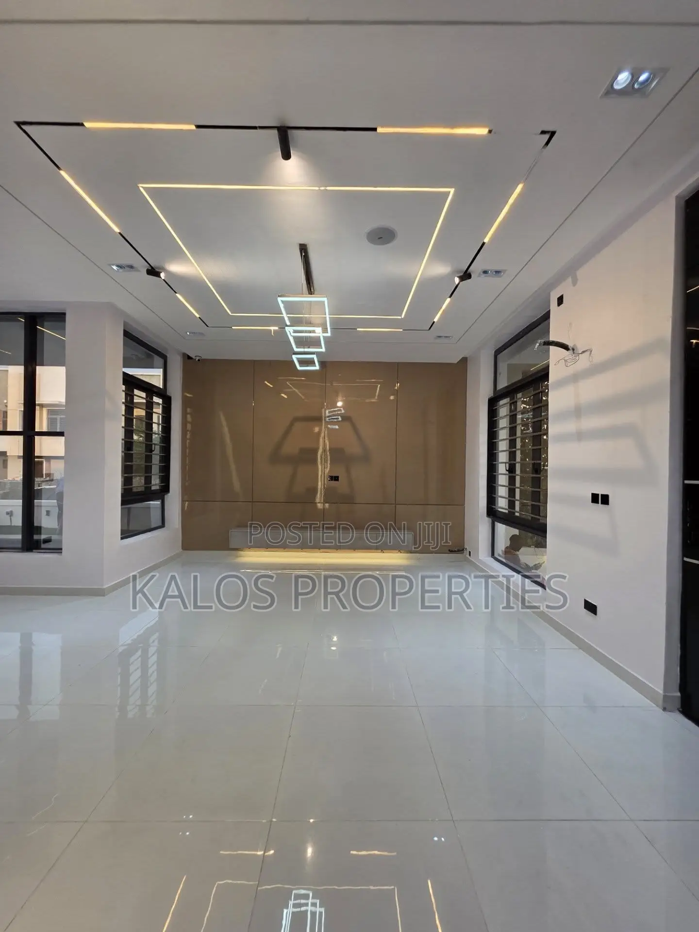 5bdrm Duplex in Lekki Conservatives, Chevron for sale in Chevron