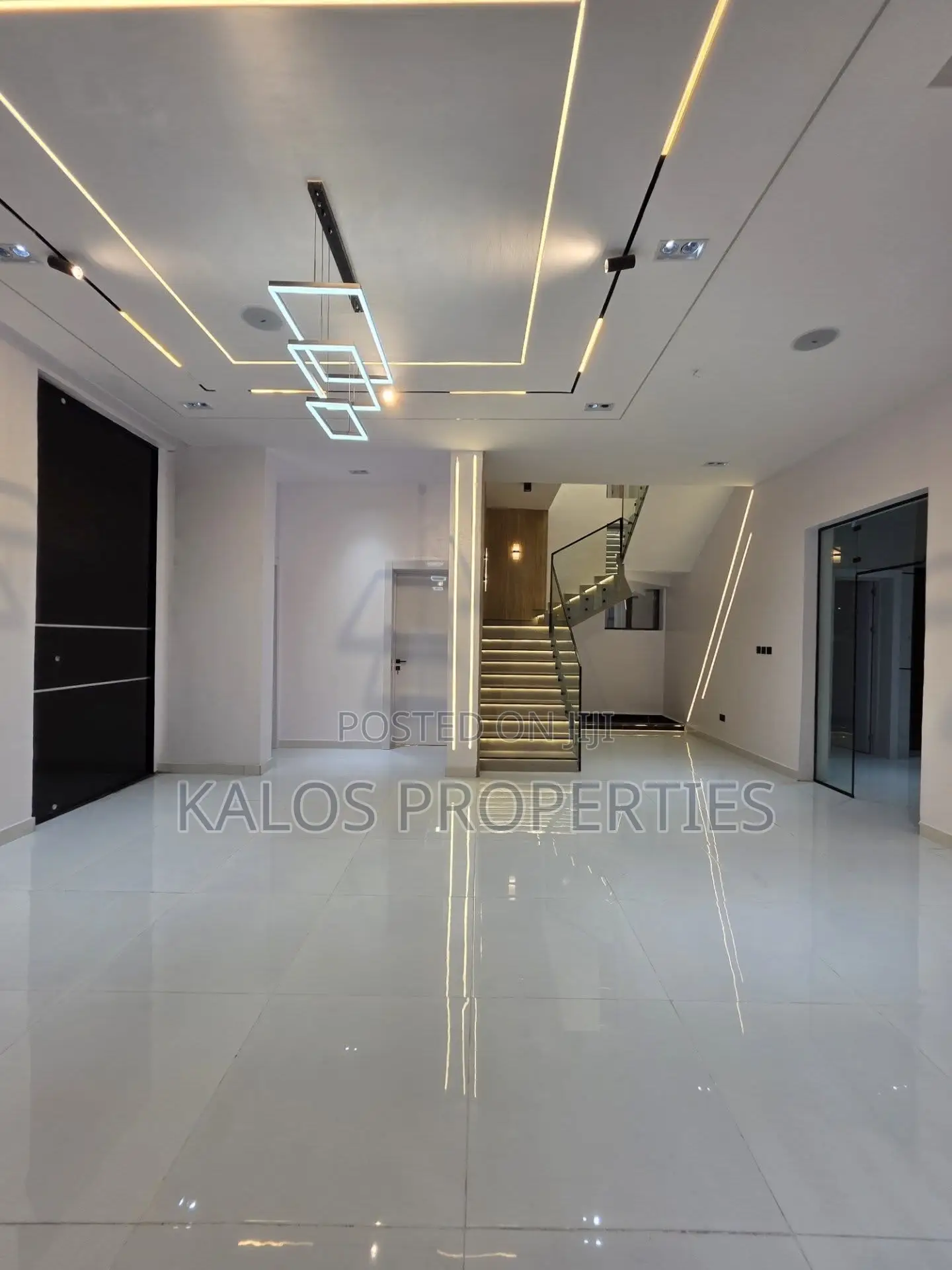 5bdrm Duplex in Lekki Conservatives, Chevron for sale in Chevron