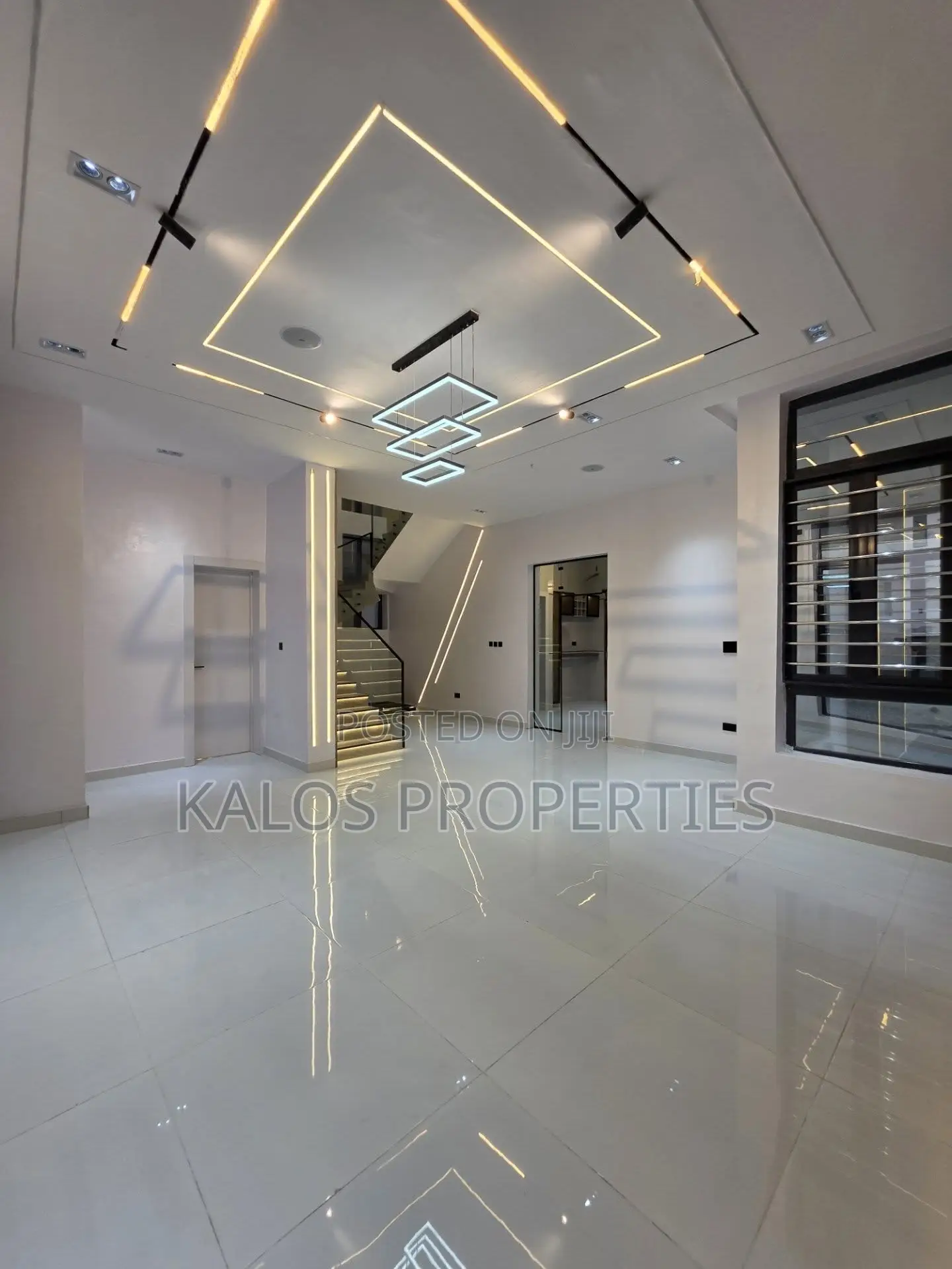 5bdrm Duplex in Lekki Conservatives, Chevron for sale in Chevron
