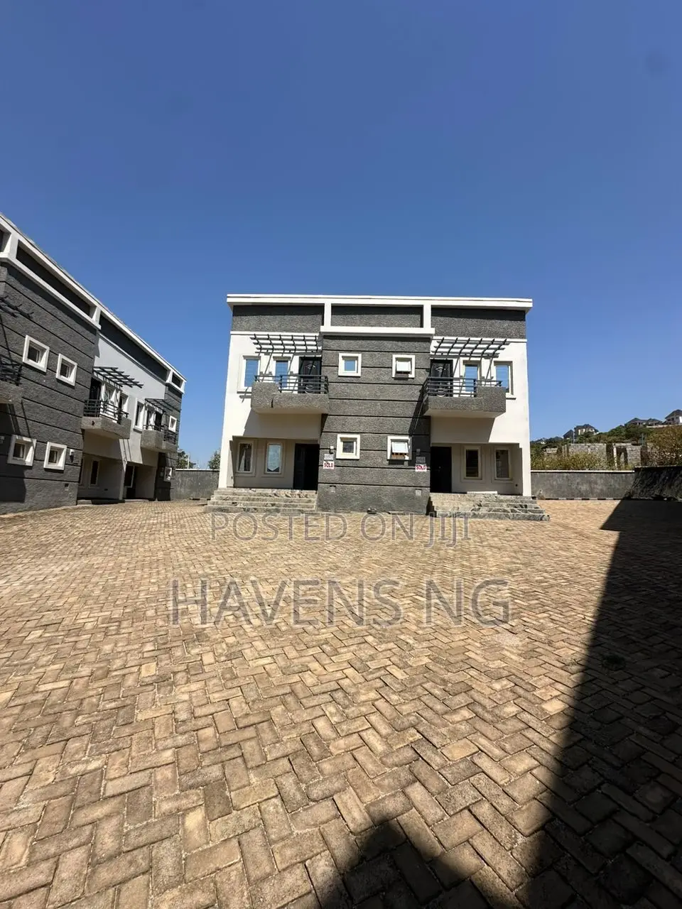 3bdrm Duplex in Apo Resettlement for sale in Apo Resettlement