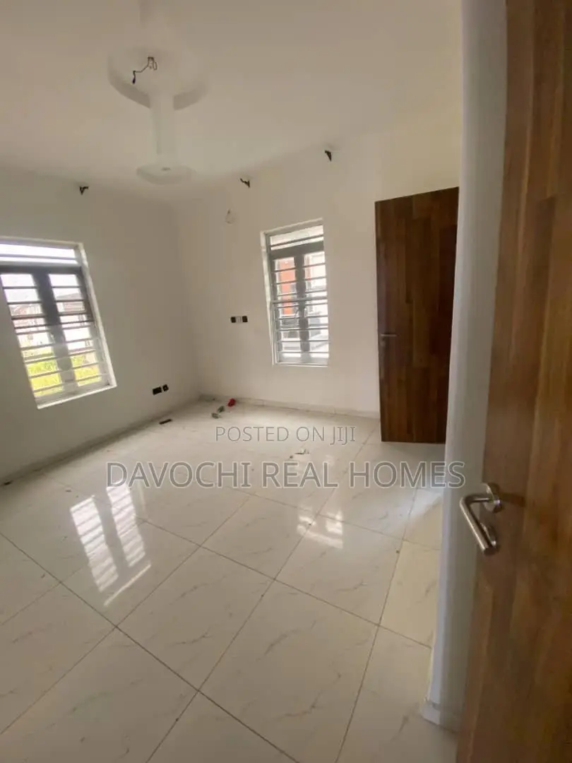 5bdrm Duplex in Orchid Road, Lekki Phase 2 for rent in Lekki Phase 2