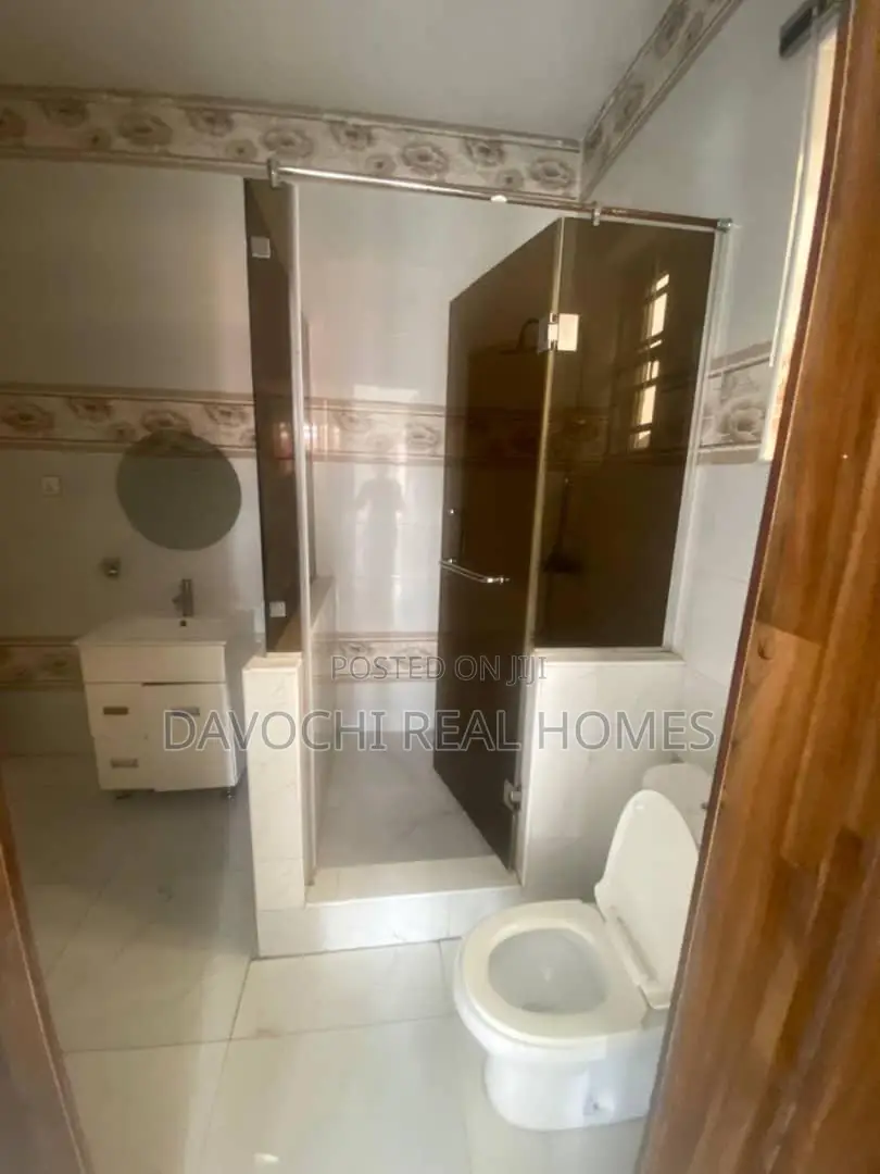5bdrm Duplex in Orchid Road, Lekki Phase 2 for rent in Lekki Phase 2