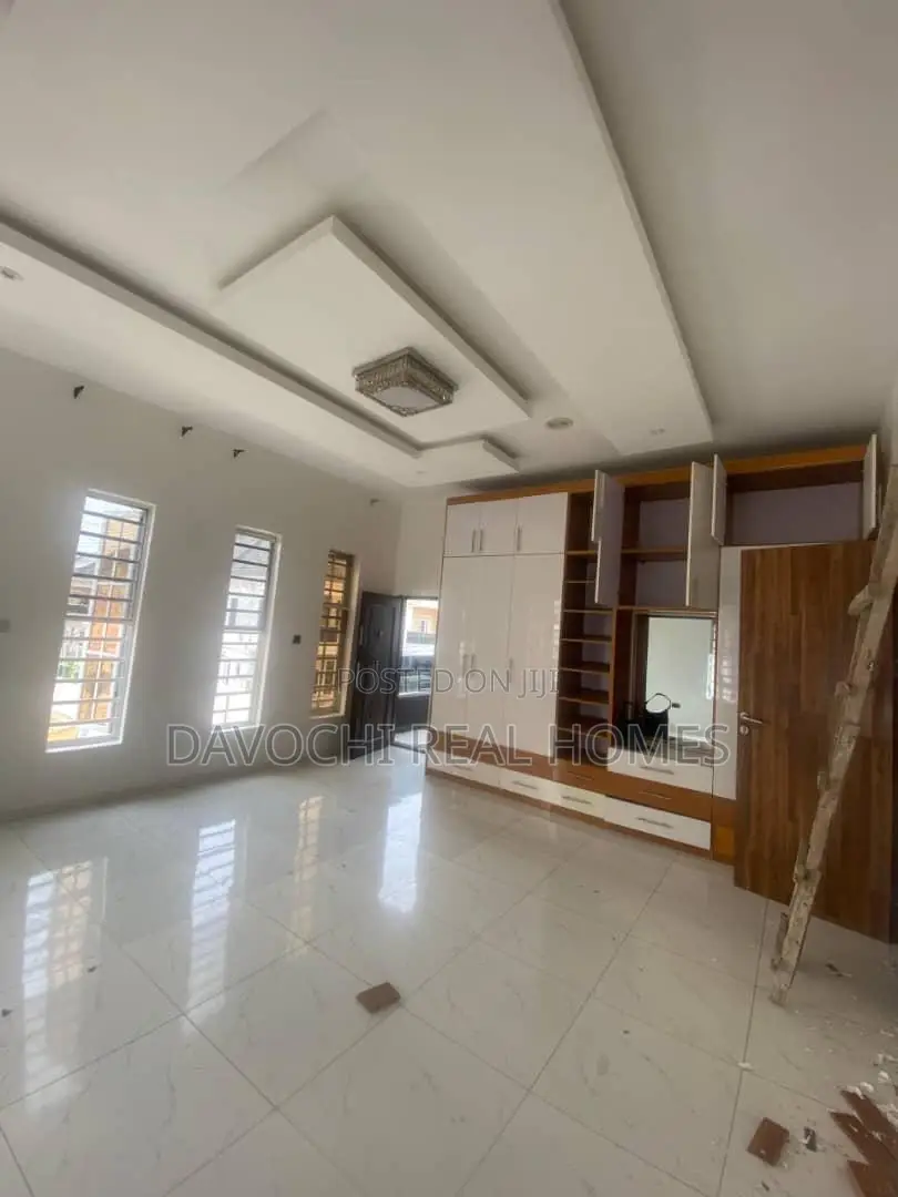 5bdrm Duplex in Orchid Road, Lekki Phase 2 for rent in Lekki Phase 2