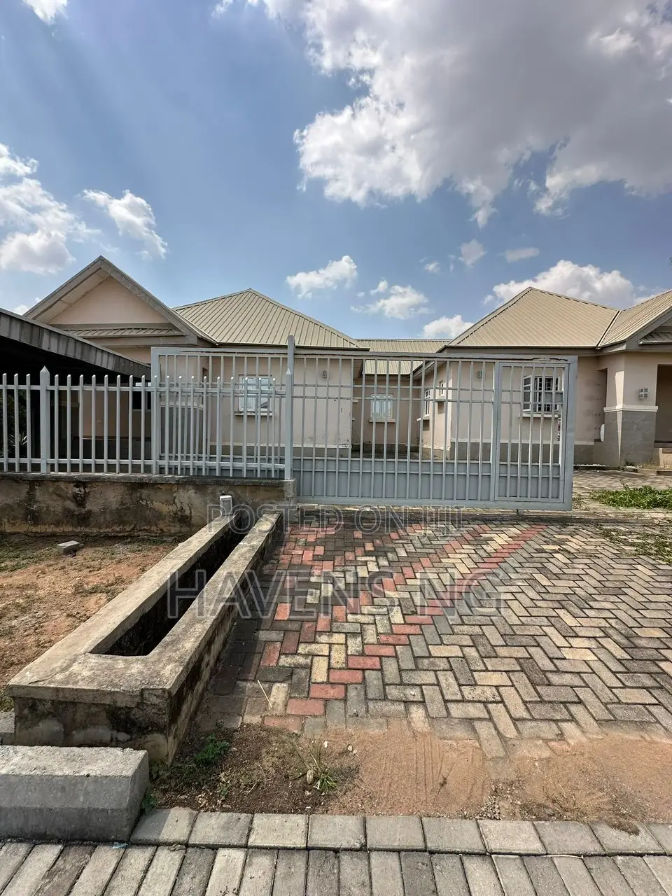 4bdrm Bungalow in FHA for sale in FHA