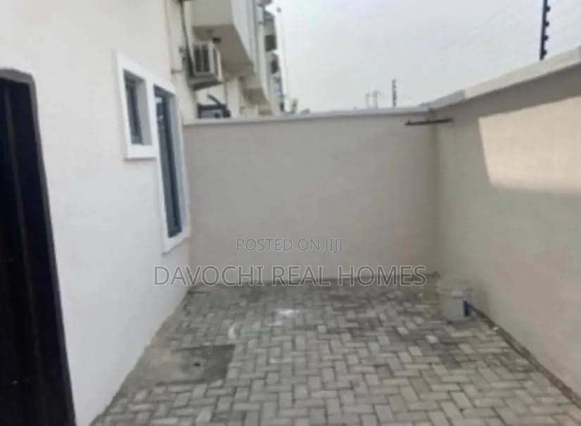 4bdrm Duplex in Ikota for rent in Ikota