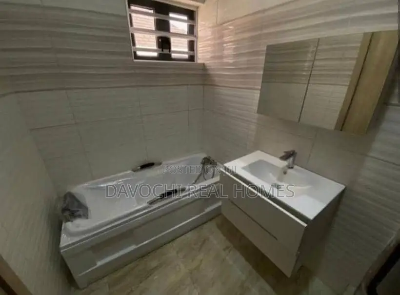 4bdrm Duplex in Ikota for rent in Ikota