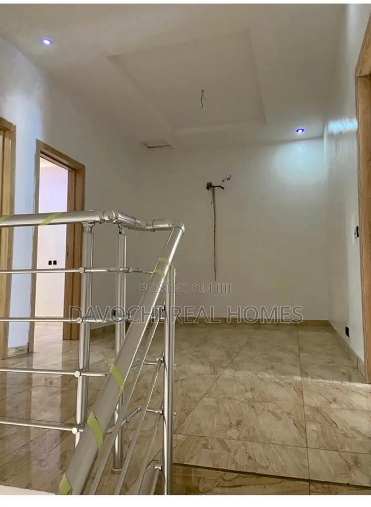 4bdrm Duplex in Ikota for rent in Ikota