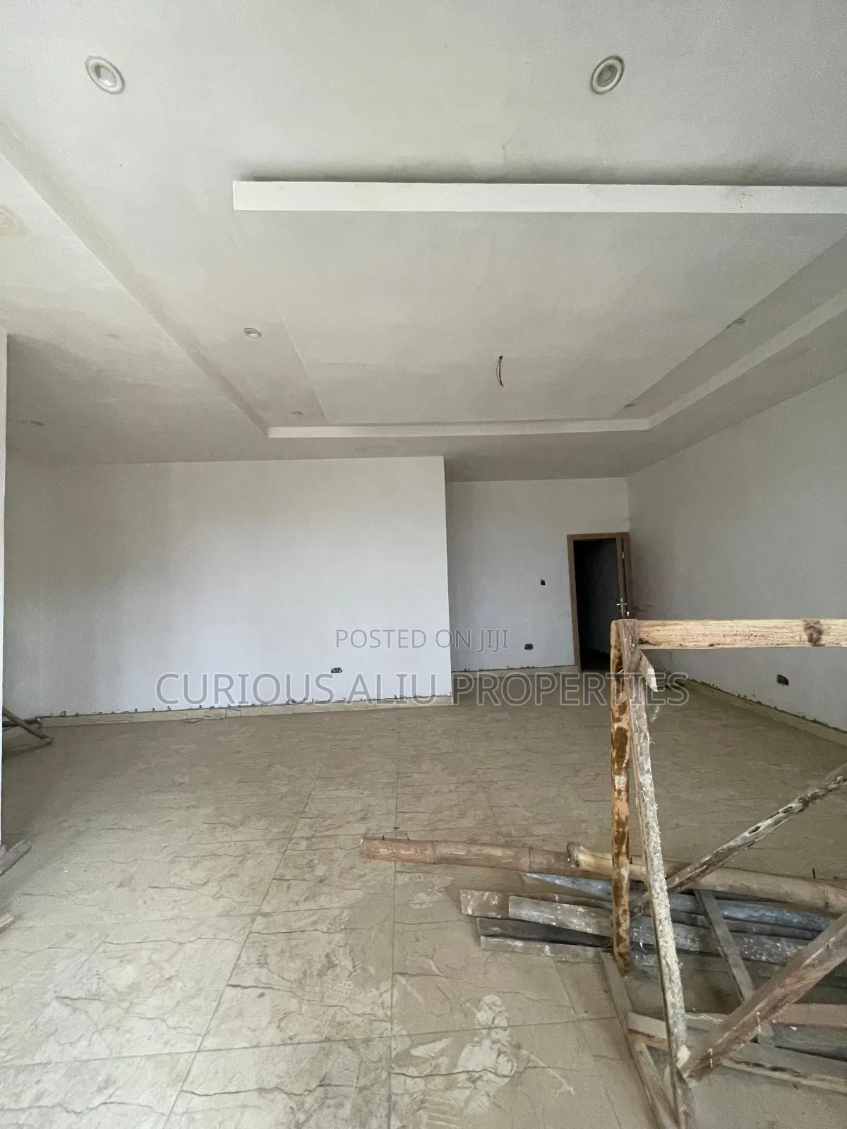 6bdrm Townhouse/Terrace in Eagle Court, Life Camp for Sale in Life Camp