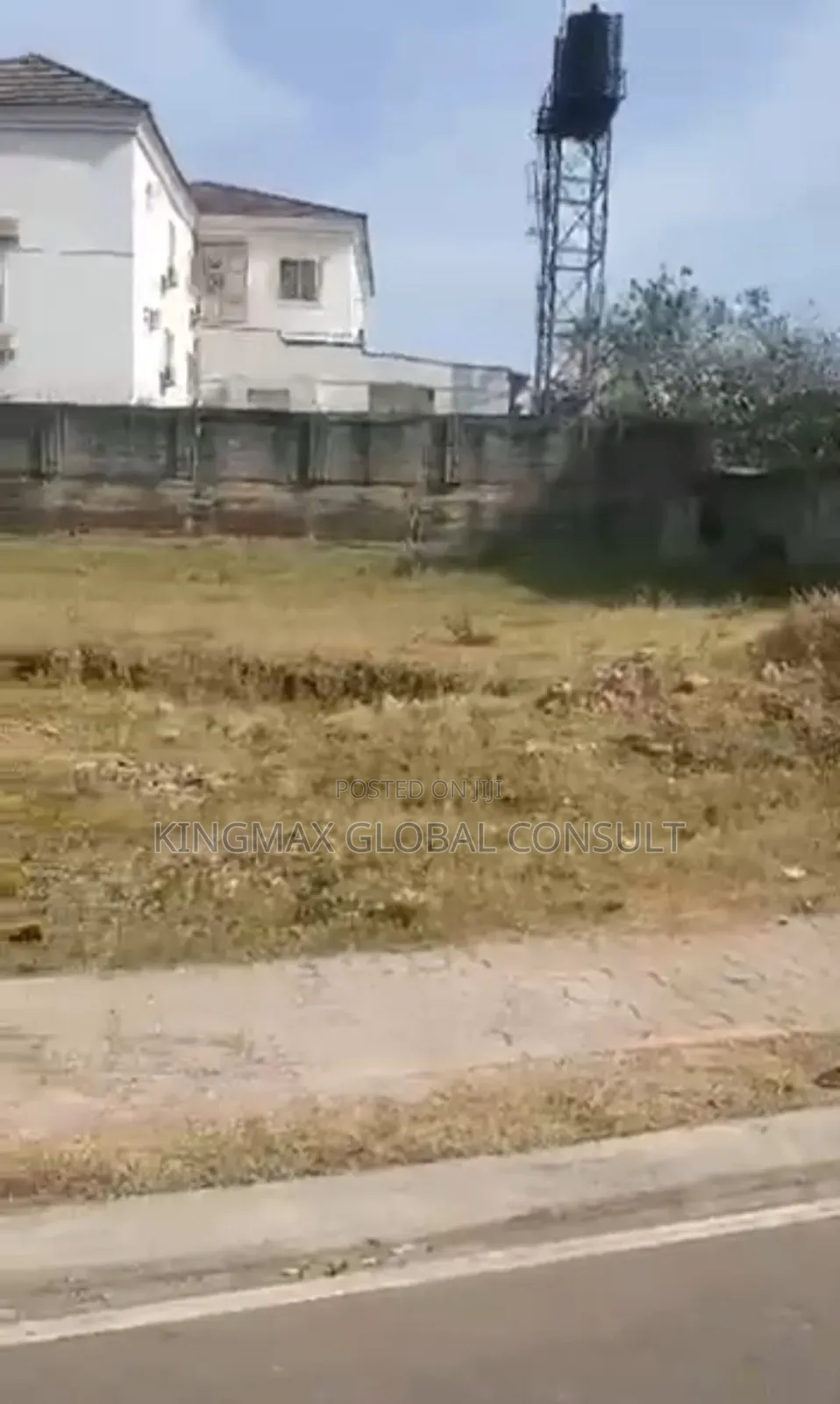 *Distress Sale Wuye*
Flat Land Measuring Approximately 1389sqm in Wuye