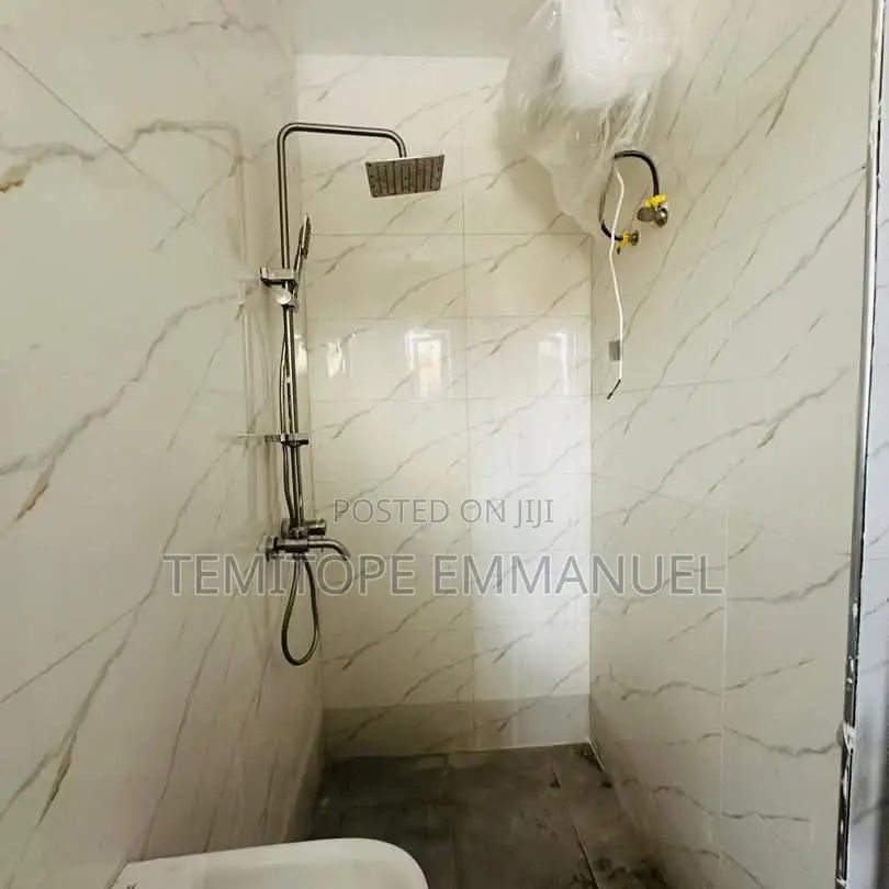 Furnished 3bdrm Apartment in Gbagada, Lagos for sale in Gbagada