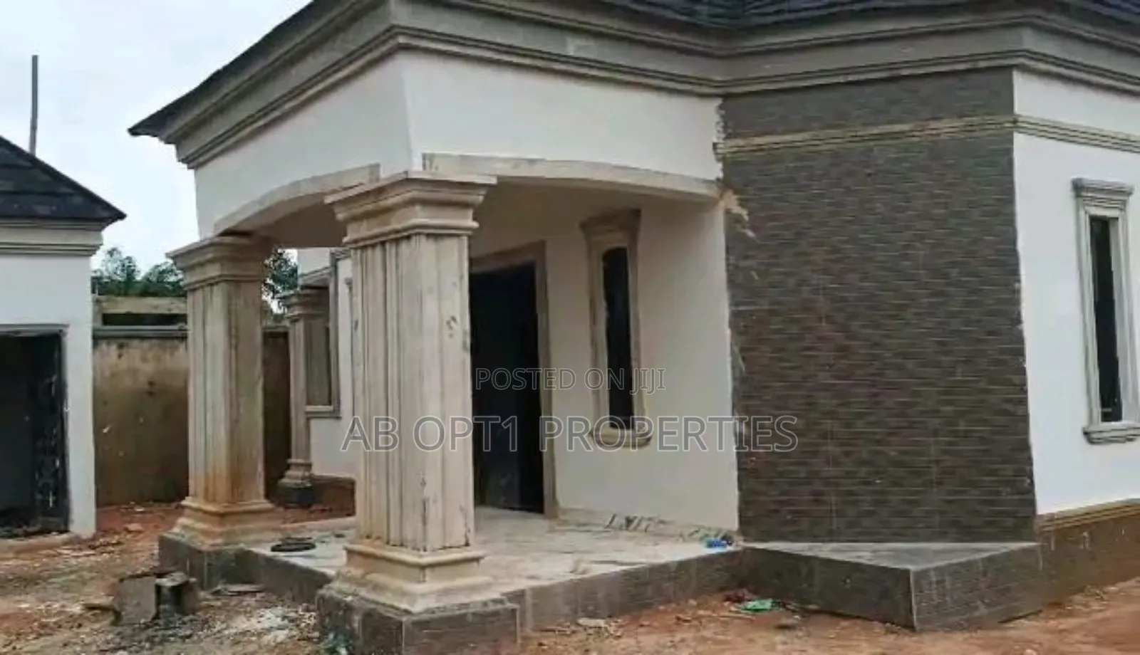 3bdrm Block of Flats in Benin City for sale in Benin City