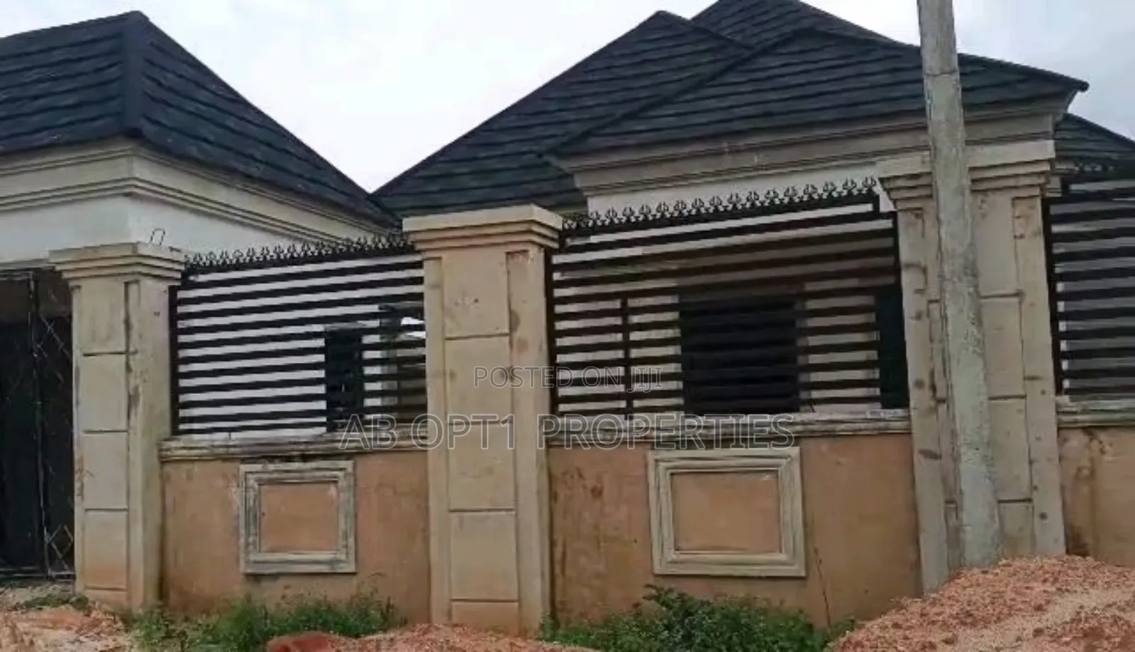 3bdrm Block of Flats in Benin City for sale in Benin City