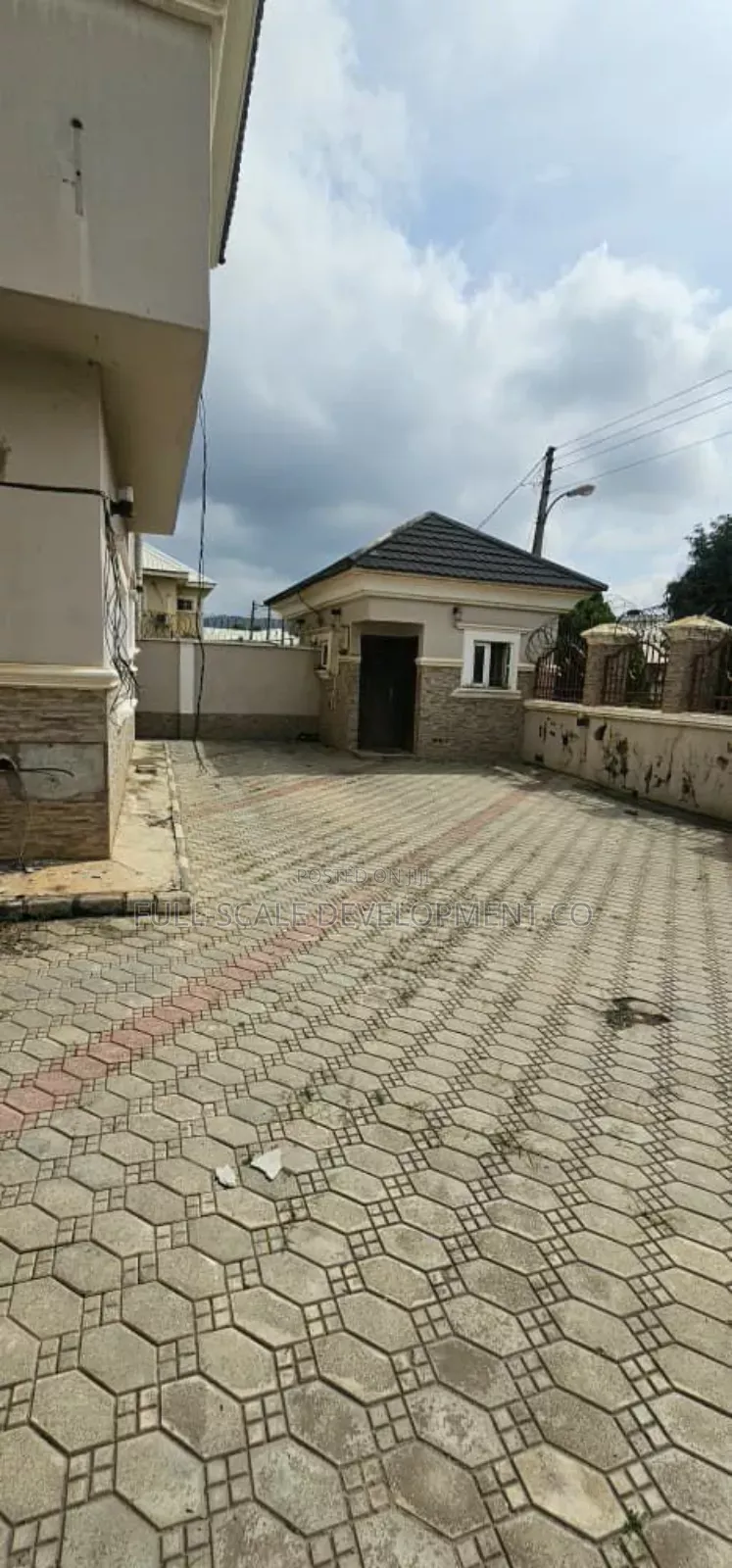 4bdrm Block of Flats in Kubwa for sale in Kubwa