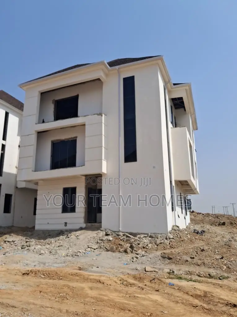 5bdrm Duplex in River Park Estate, Lugbe District for sale in Lugbe District