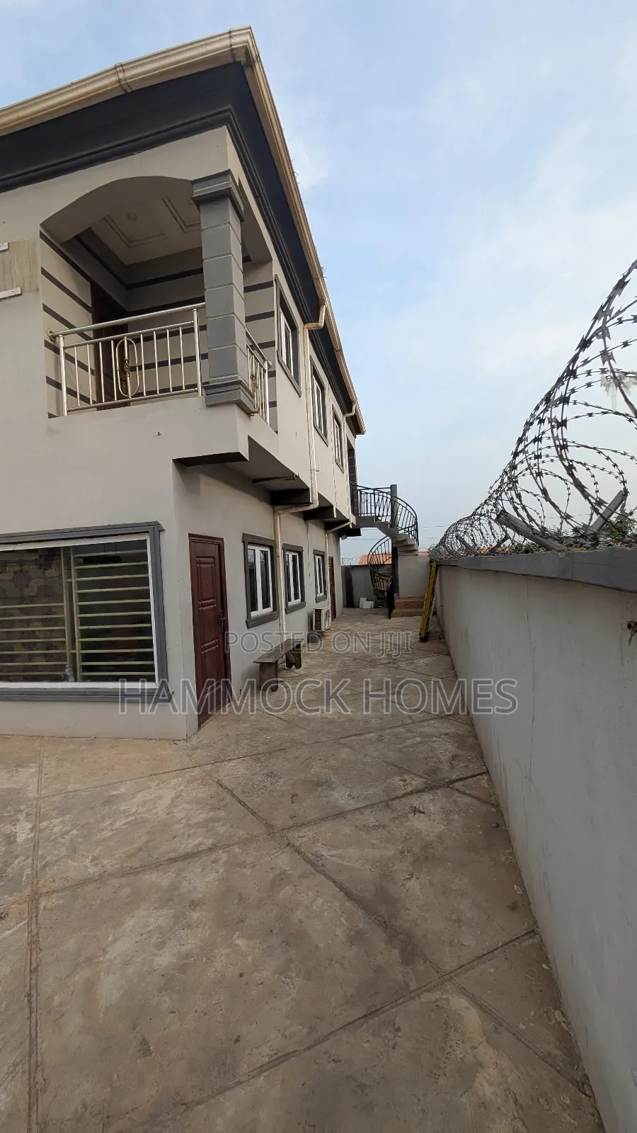 Commercial Office Space for Showroom Offices at Basorun Akobo Road. in Basorun