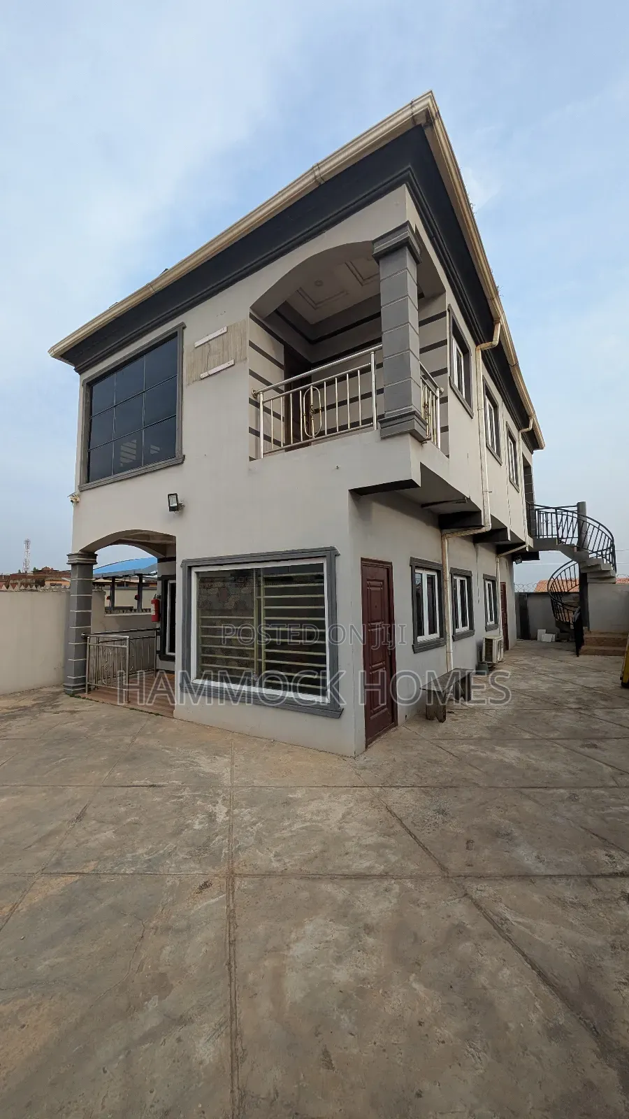 Commercial Office Space for Showroom Offices at Basorun Akobo Road. in Basorun