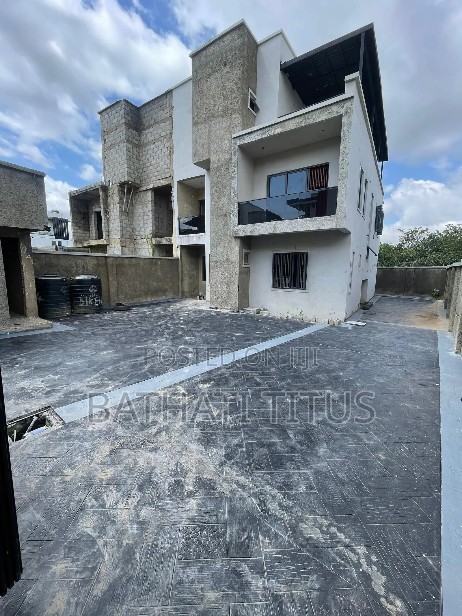 4bdrm Duplex in Life Camp for sale in Life Camp
