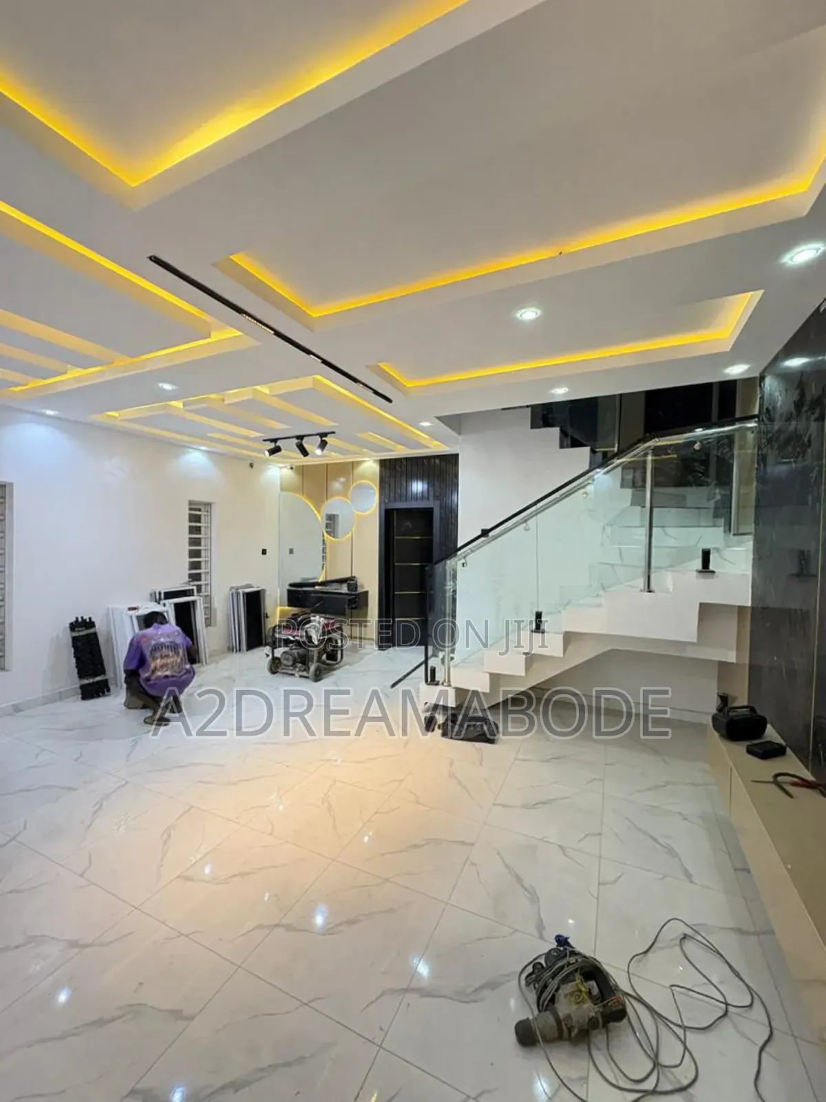 5bdrm Duplex in In An Estate, Agege for sale in Agege