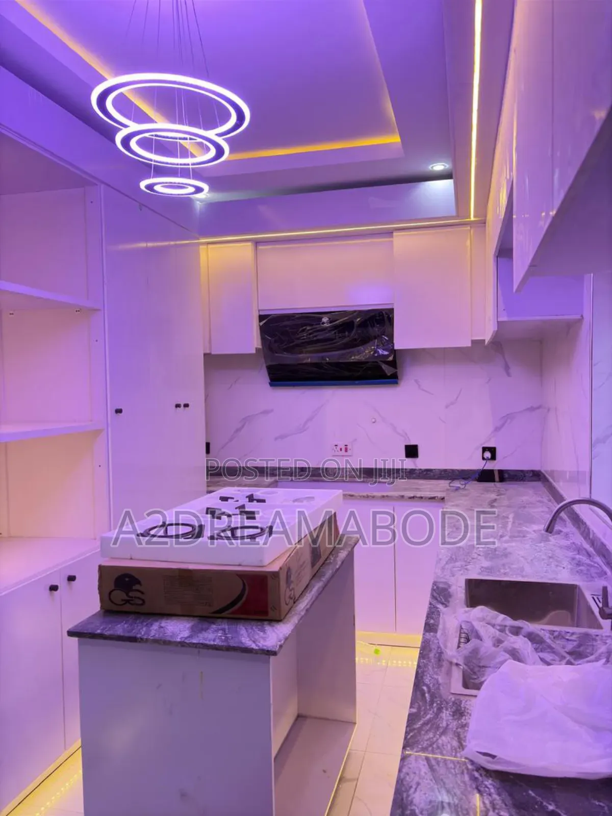 5bdrm Duplex in In An Estate, Agege for sale in Agege