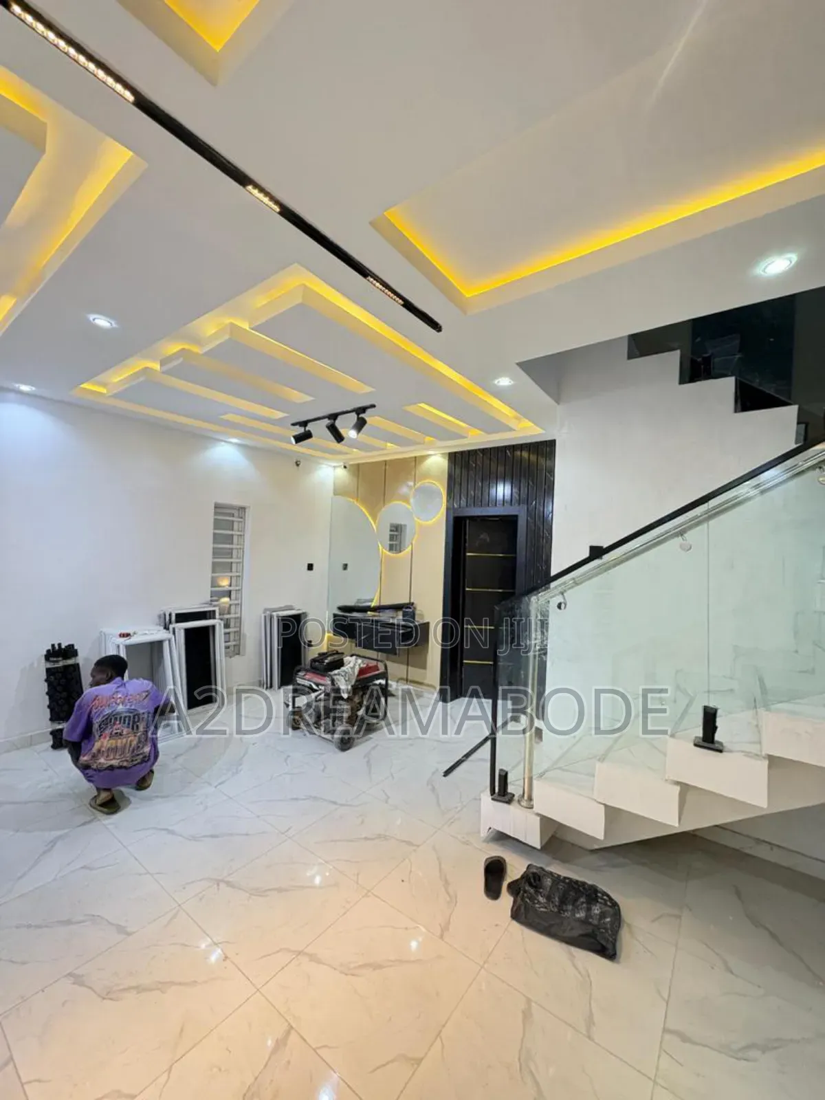 5bdrm Duplex in In An Estate, Agege for sale in Agege
