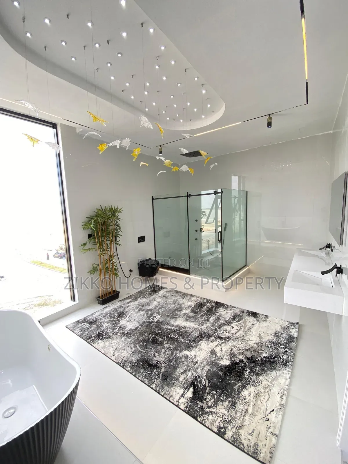 5bdrm Mansion in Osapa London, Lekki for sale in Lekki