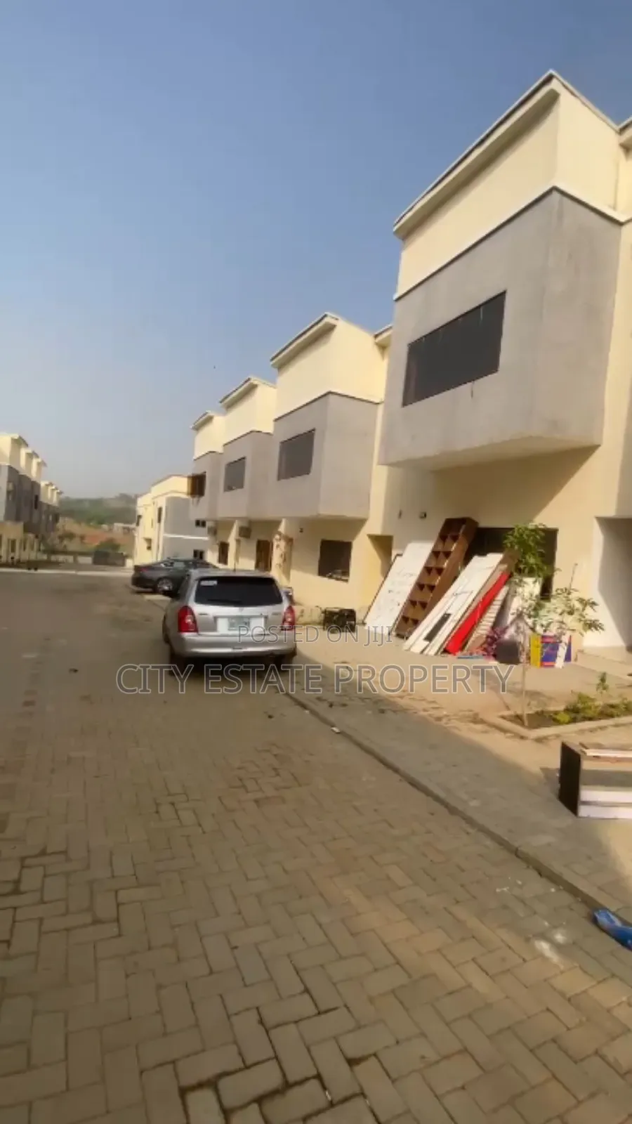 3bdrm Duplex in City Estate, Life Camp for rent in Life Camp