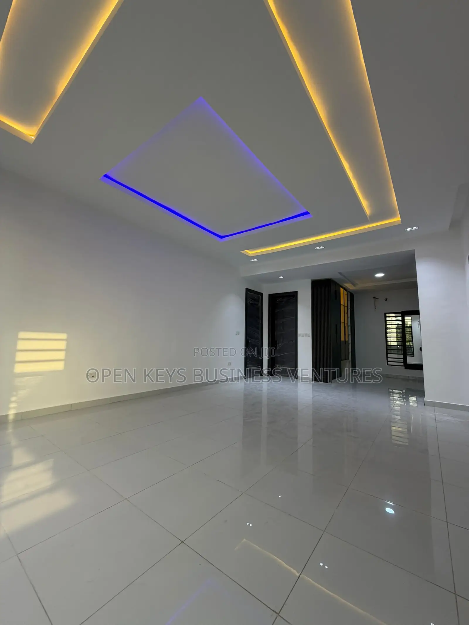 Furnished 5bdrm Duplex in Agodi Gra for sale in Agodi