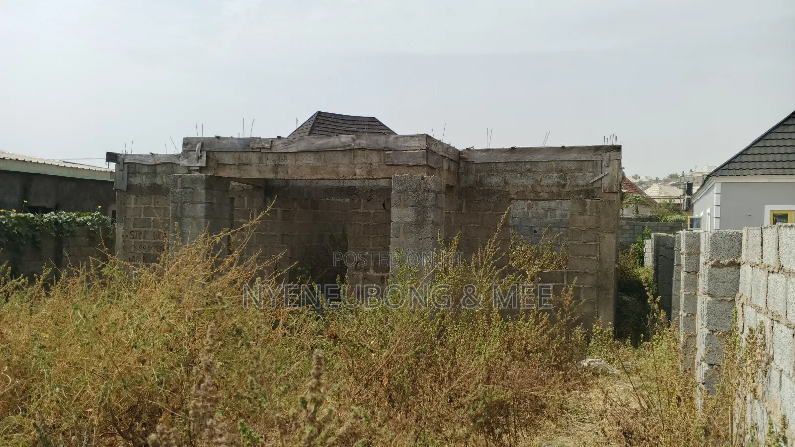 3 Bedrooms Flat Carcass For Sale in Karu