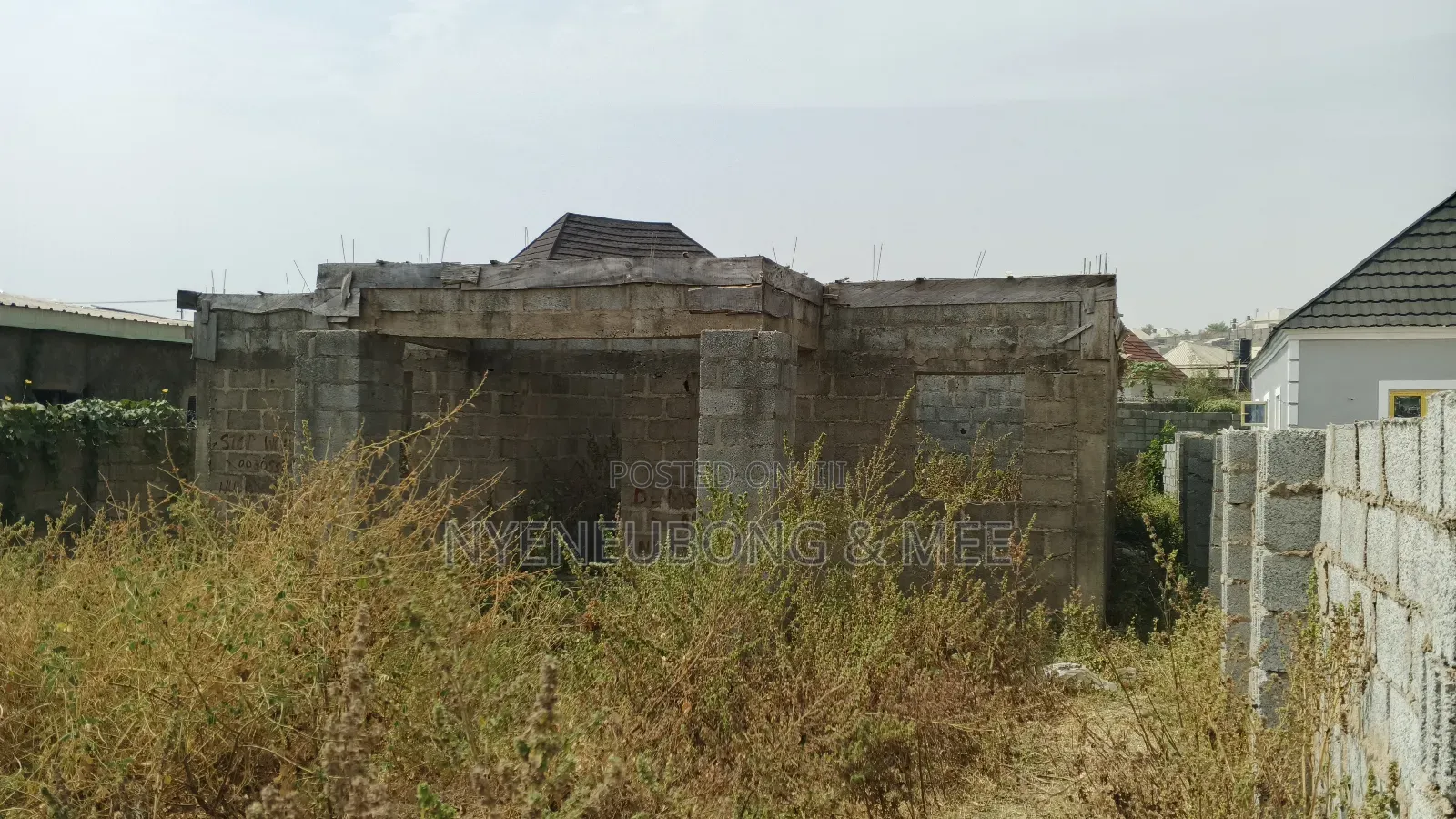 3 Bedrooms Flat Carcass For Sale in Karu