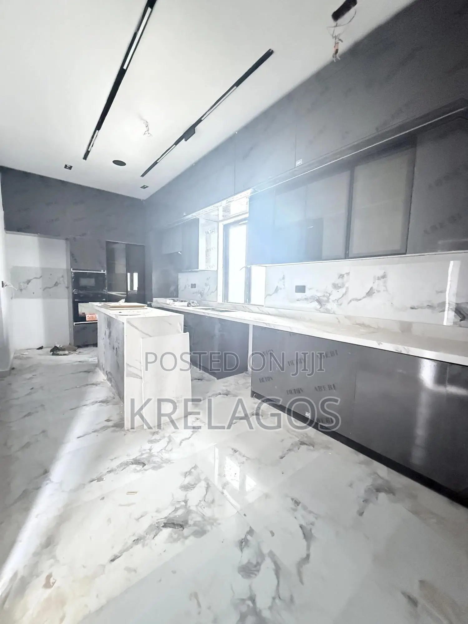 5bdrm Duplex in Ikota for sale in Ikota