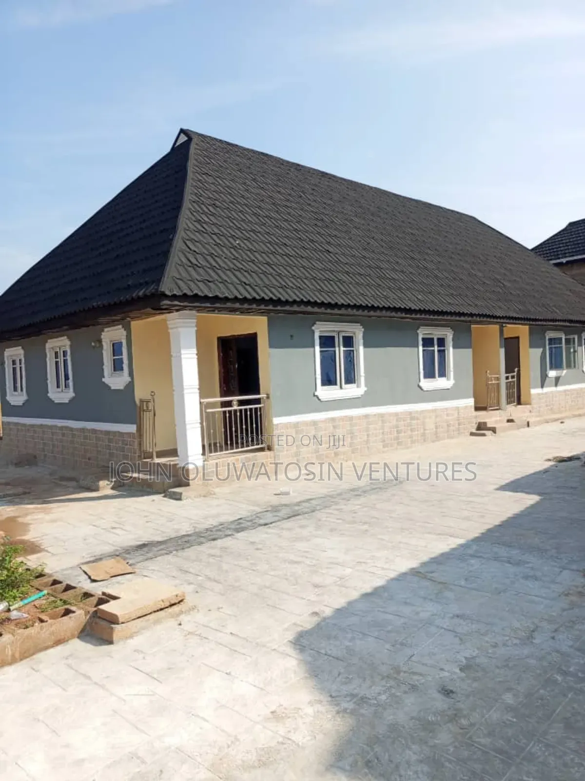 2bdrm Block of Flats in Gbodogbodo, Akobo for rent in Akobo