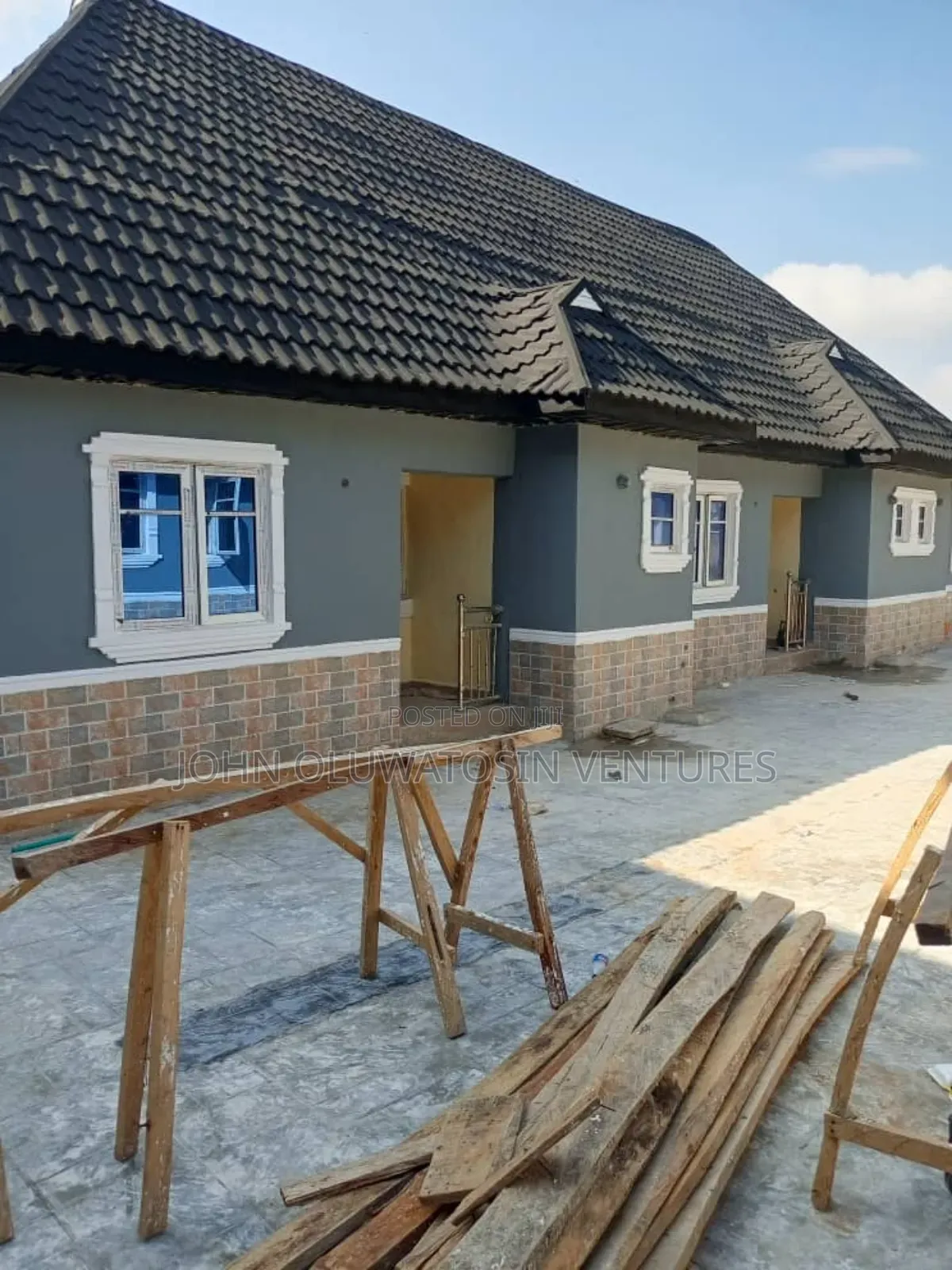 2bdrm Block of Flats in Gbodogbodo, Akobo for rent in Akobo