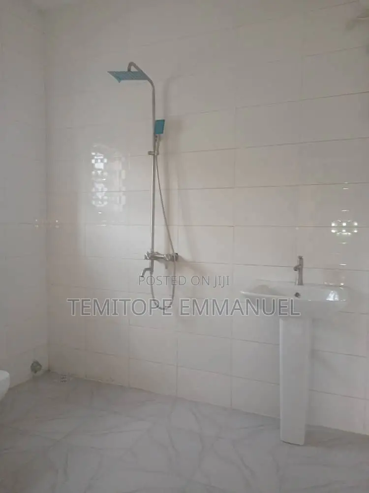Furnished 3bdrm Apartment in Oko Oba for rent in New Oko Oba