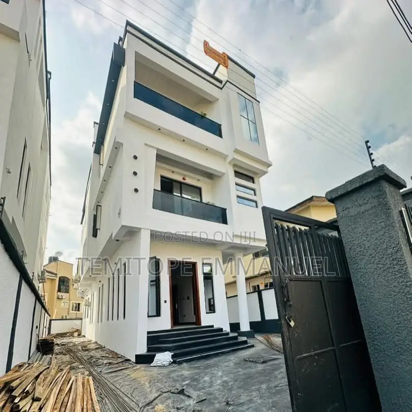 Furnished 7bdrm Duplex in Magodo Phase for sale in GRA Phase 2 Shangisha