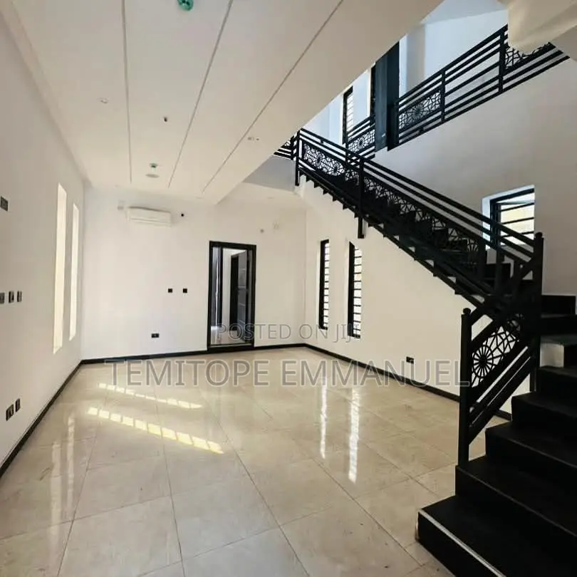 Furnished 7bdrm Duplex in Magodo Phase for sale in GRA Phase 2 Shangisha