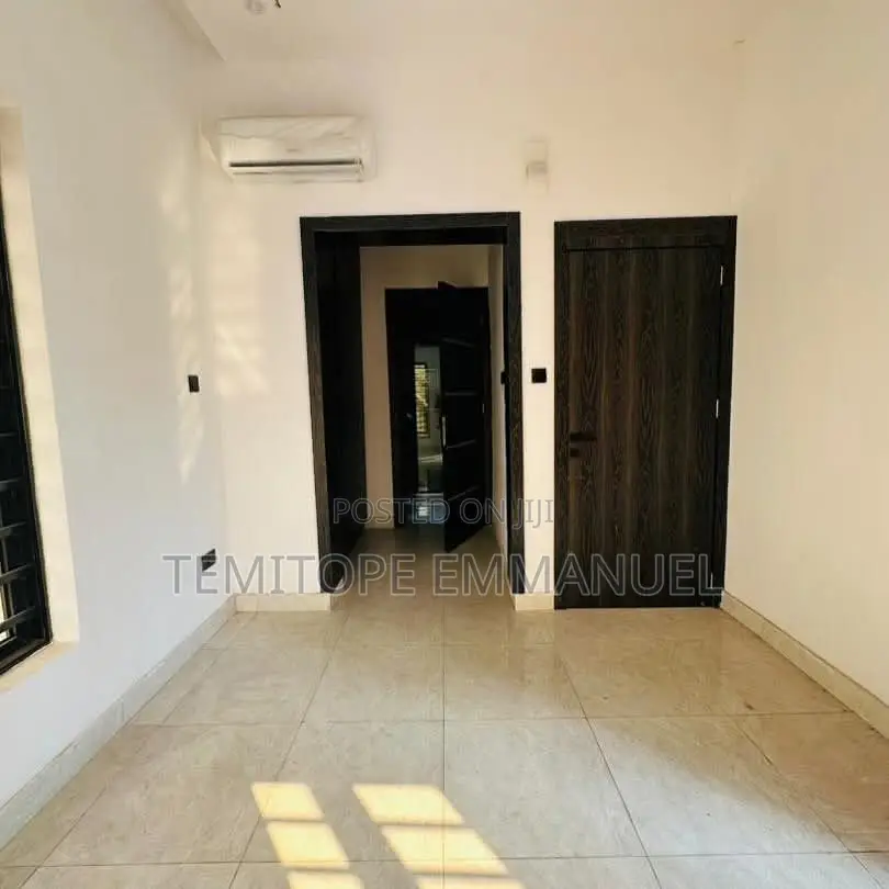 Furnished 7bdrm Duplex in Magodo Phase for sale in GRA Phase 2 Shangisha