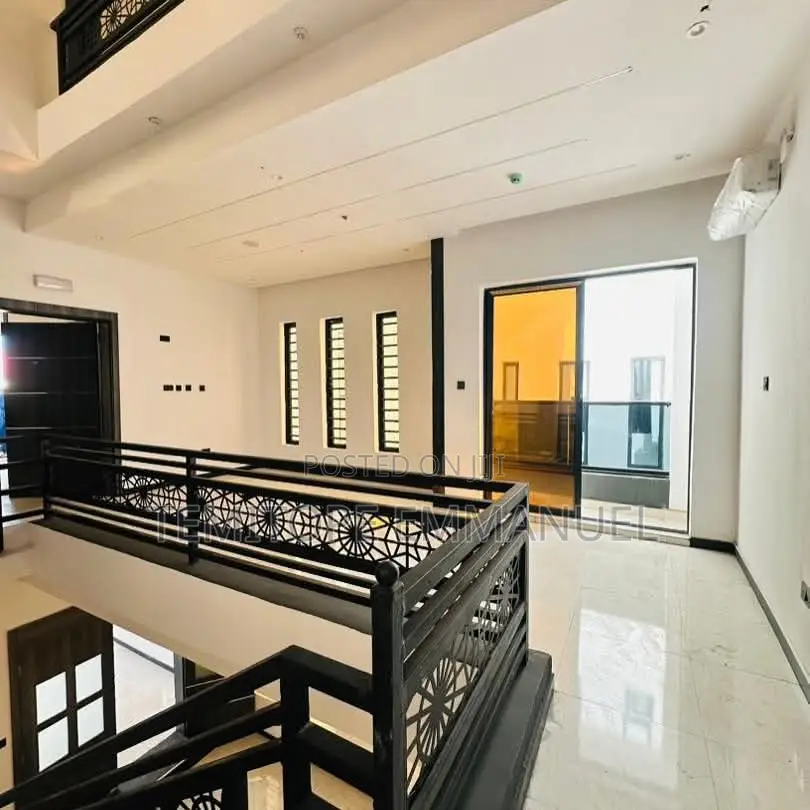 Furnished 7bdrm Duplex in Magodo Phase for sale in GRA Phase 2 Shangisha