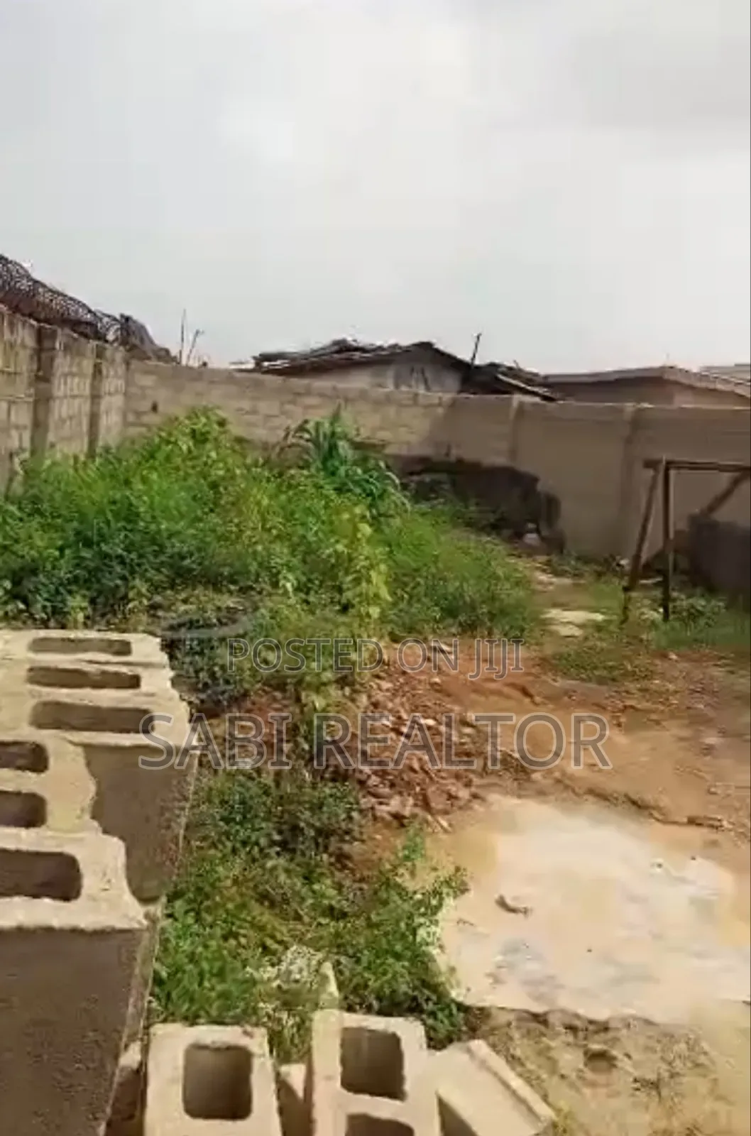 27x120ft Half Plot of Land at Shasha Suitable for Residential for Sale in Shasha