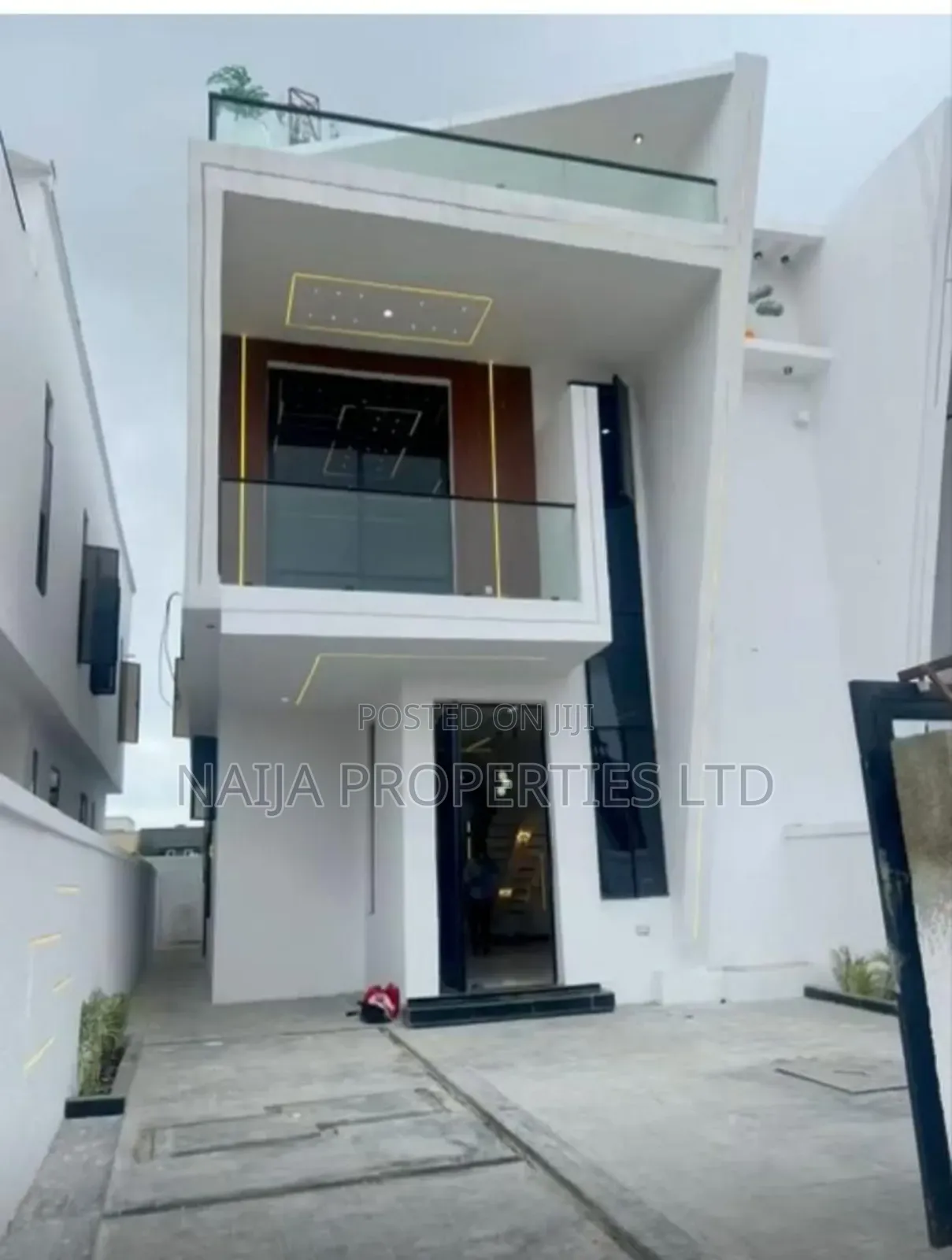 4bdrm Duplex in Ikota, Lekki for sale in Lekki