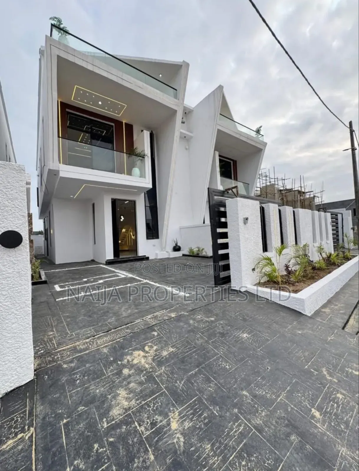 4bdrm Duplex in Ikota, Lekki for sale in Lekki