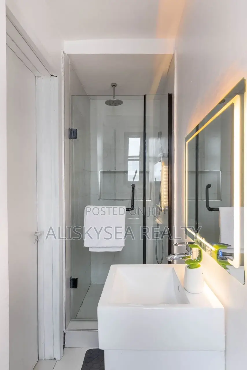 Luxury 2bedroom Apartment Shortlet in Lekki Phase 1