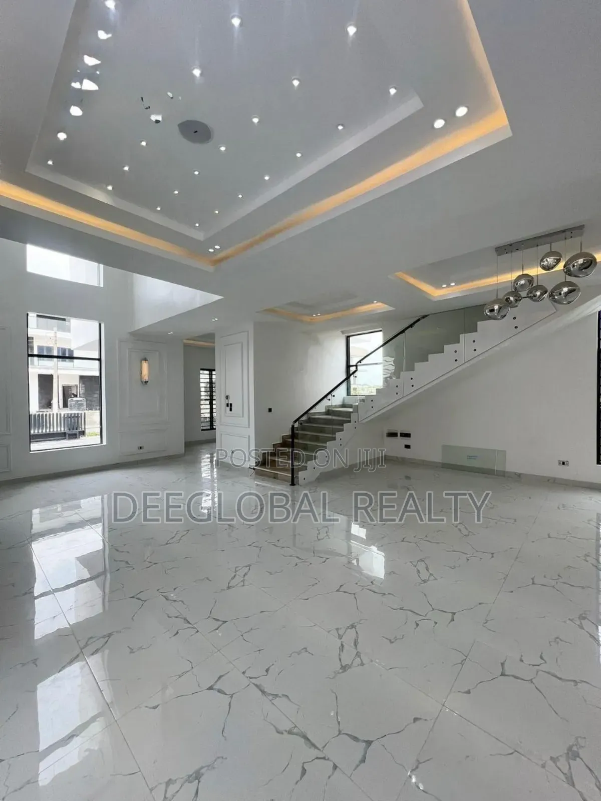 5bdrm Duplex in Lekki County Estate, Ikota for sale in Ikota