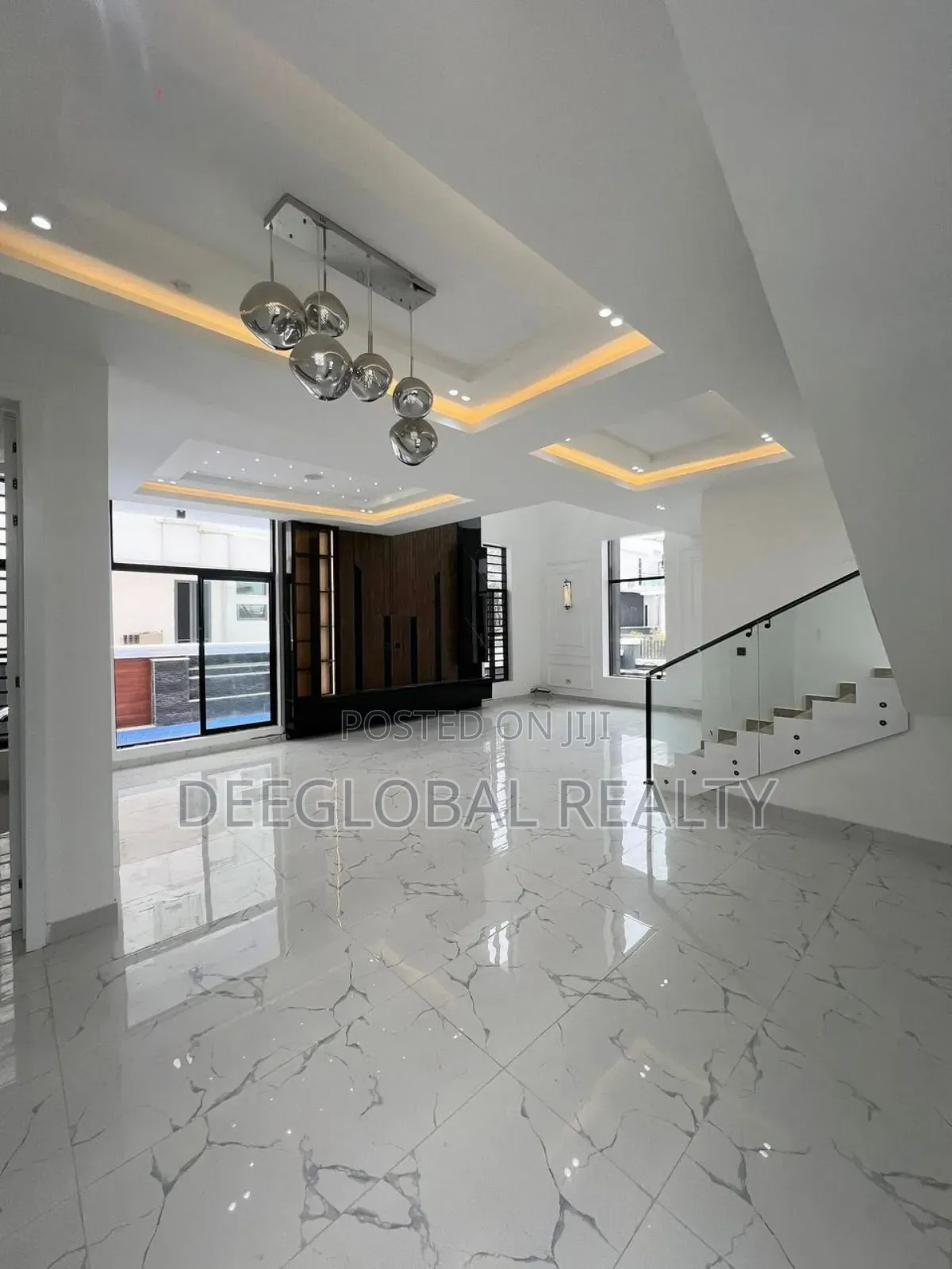 5bdrm Duplex in Lekki County Estate, Ikota for sale in Ikota