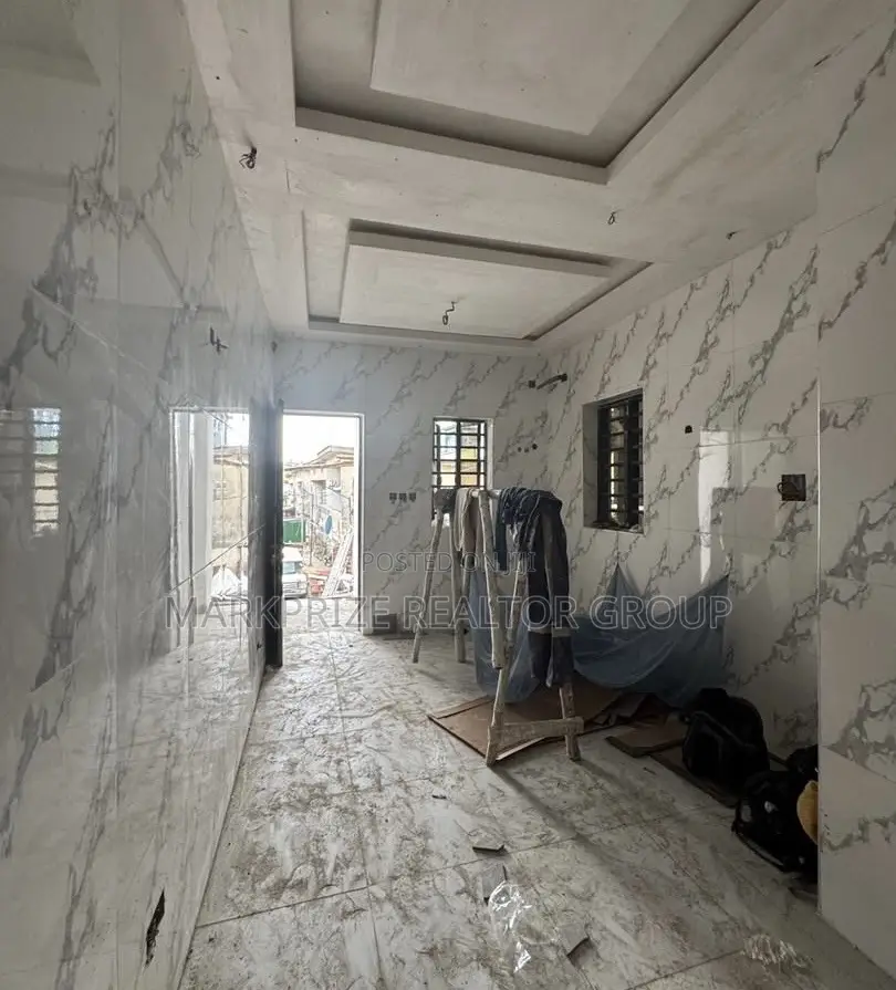 4bdrm Duplex in Ebutte Metta Yaba for sale in Ebute Metta