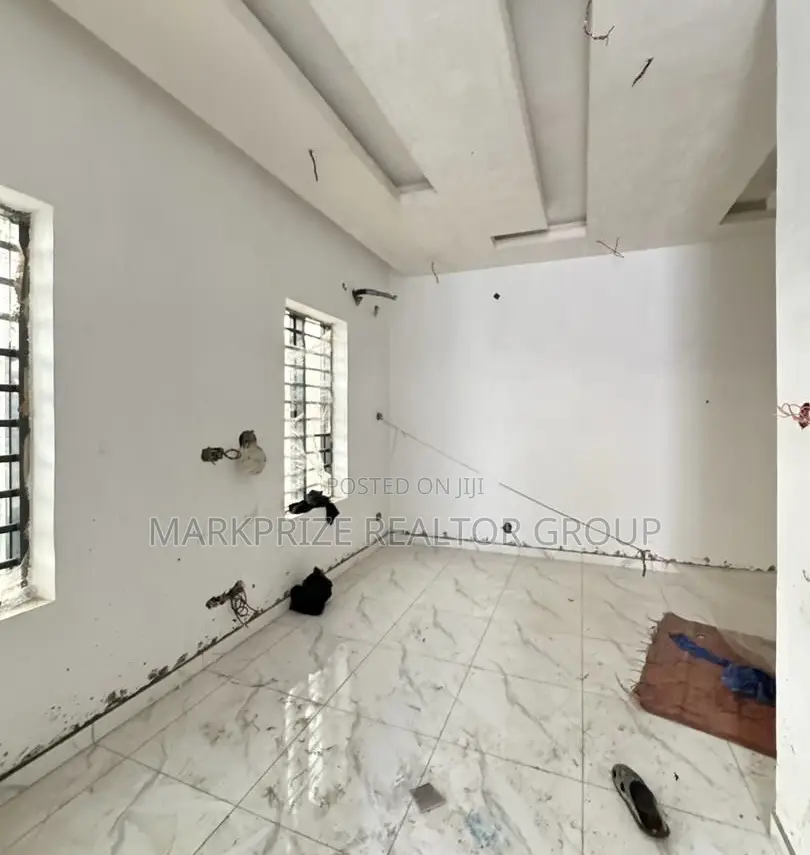 4bdrm Duplex in Ebutte Metta Yaba for sale in Ebute Metta