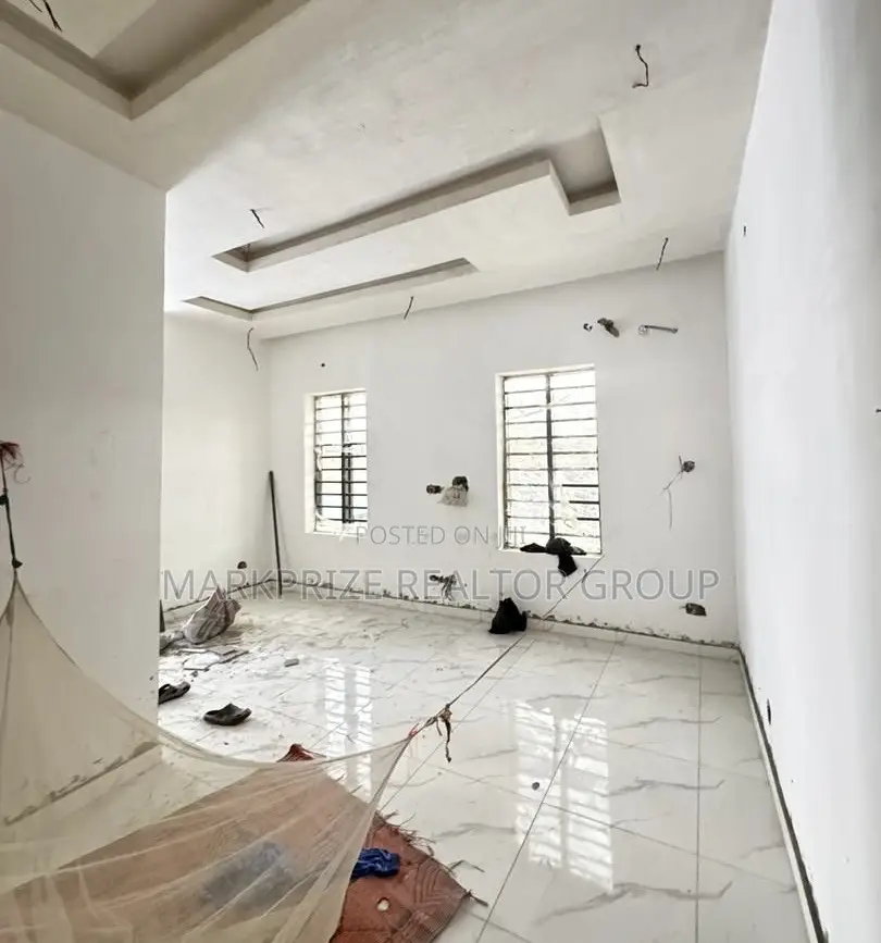 4bdrm Duplex in Ebutte Metta Yaba for sale in Ebute Metta