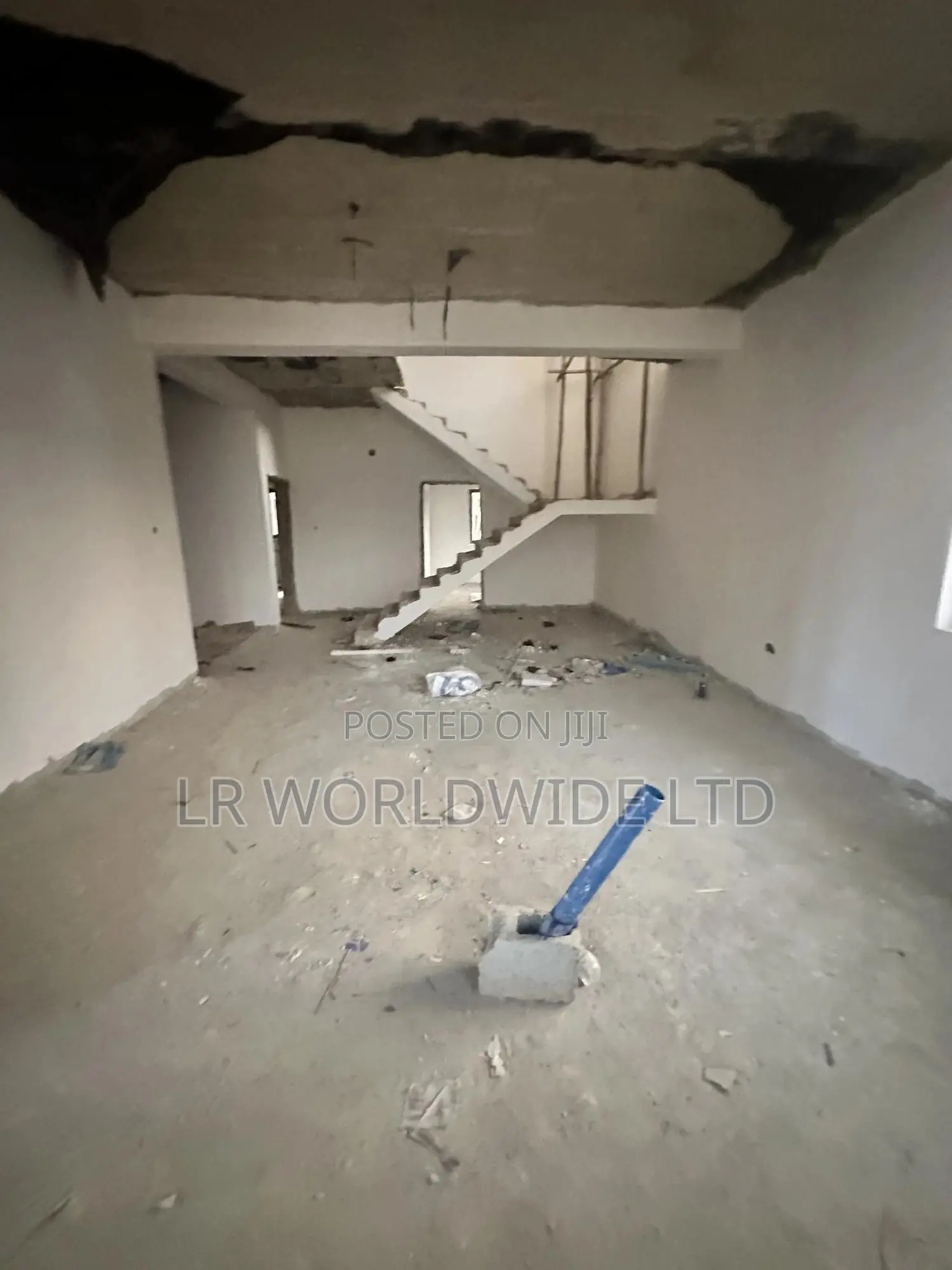 4bdrm Duplex in Lugbe District for sale in Lugbe District