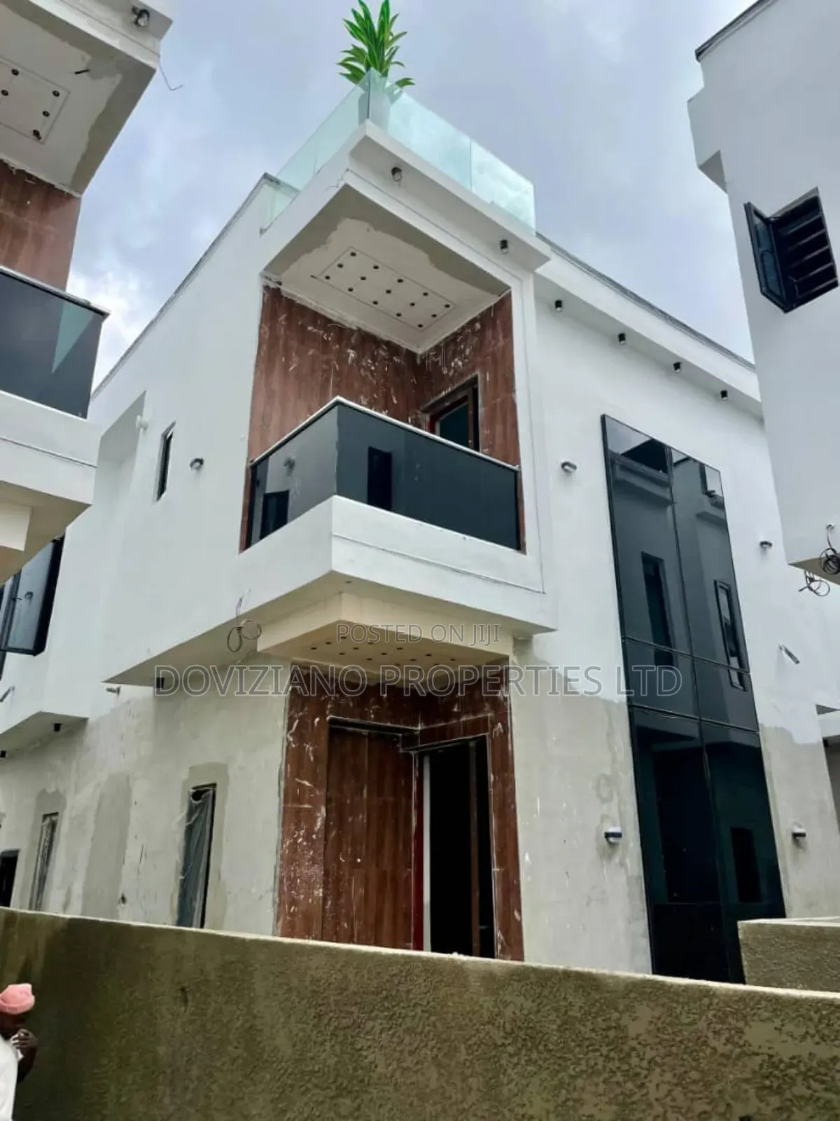4bdrm Duplex in Igbo-efon for sale in Igbo-efon