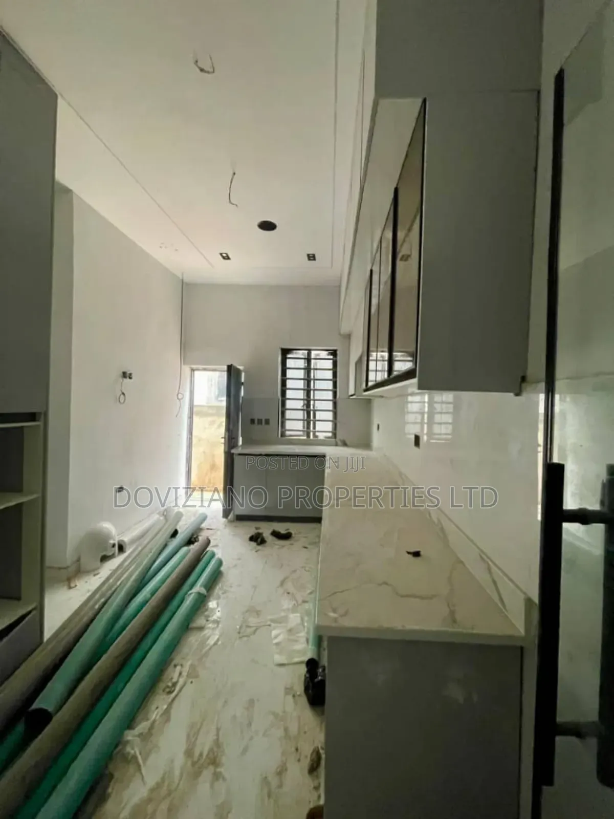 4bdrm Duplex in Igbo-efon for sale in Igbo-efon